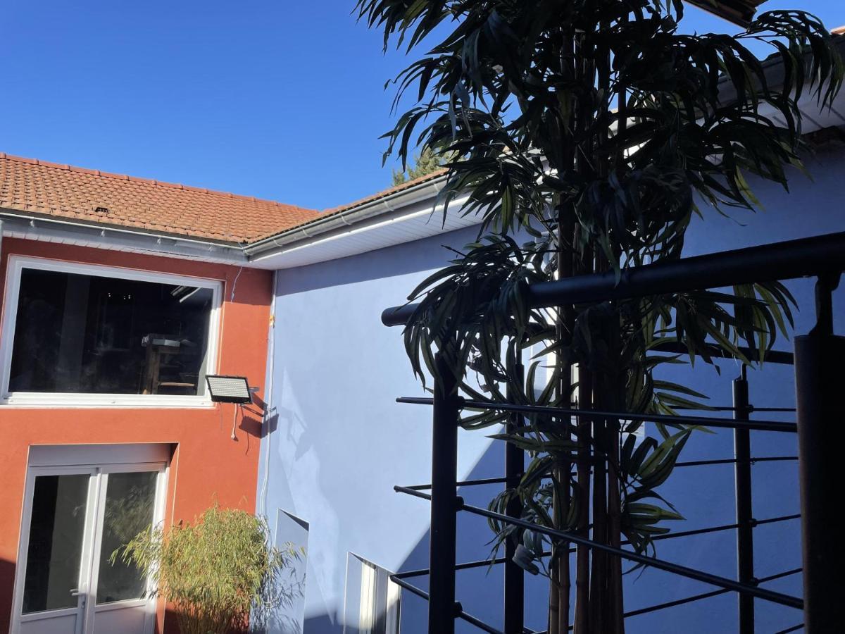 Villa Kiara Hebergements Cusset 外观 照片